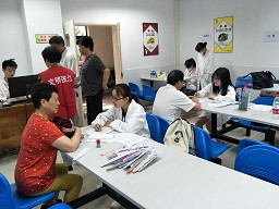 以党心聚众心，以众心赢民心--记z6mg人生就是博员工党支部毕业季志愿活动