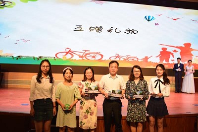 2018z6mg人生就是博“芳华”主题毕业晚会